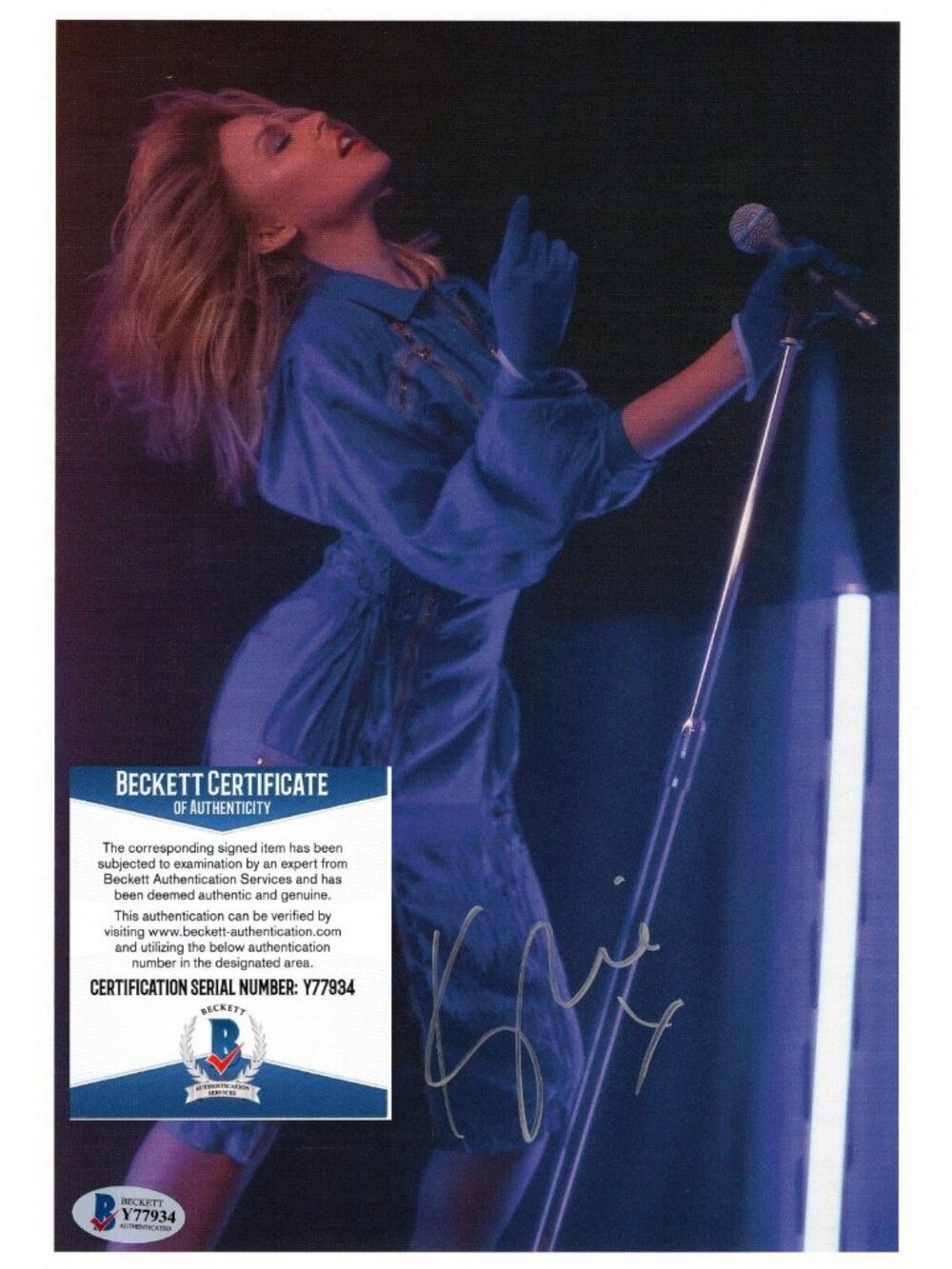 Kylie Minogue Authentic Signed Disco 8.25" x 11.75" Photo Beckett Pop Musician